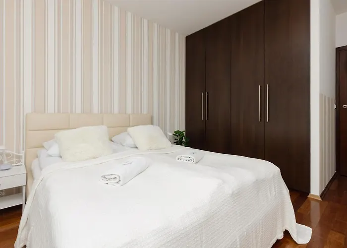 Mokotow Obrzezna By Renters Apartment Warsaw