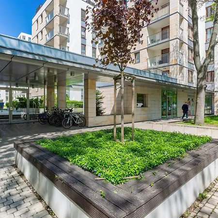 Mokotow Obrzezna By Renters Varşova